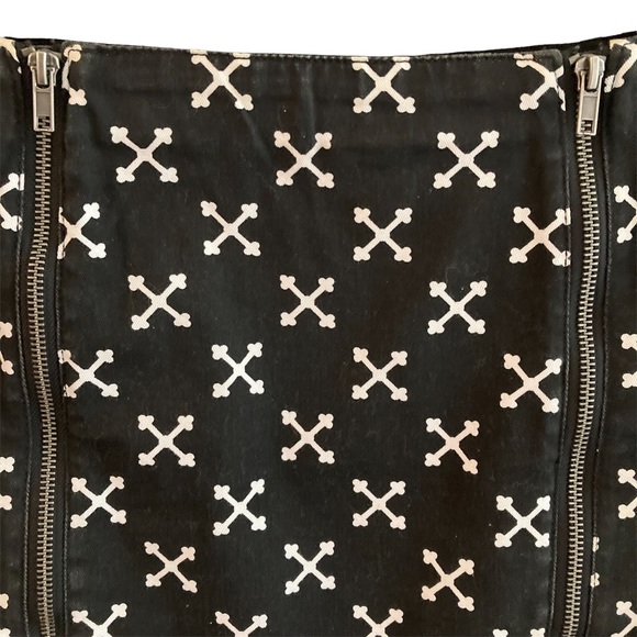 H&M Zipper Mini Skirt - Picture 3 of 9